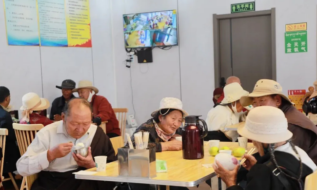 一碗热饭 一辆轮椅——玉树市把民生温暖送到群众心坎